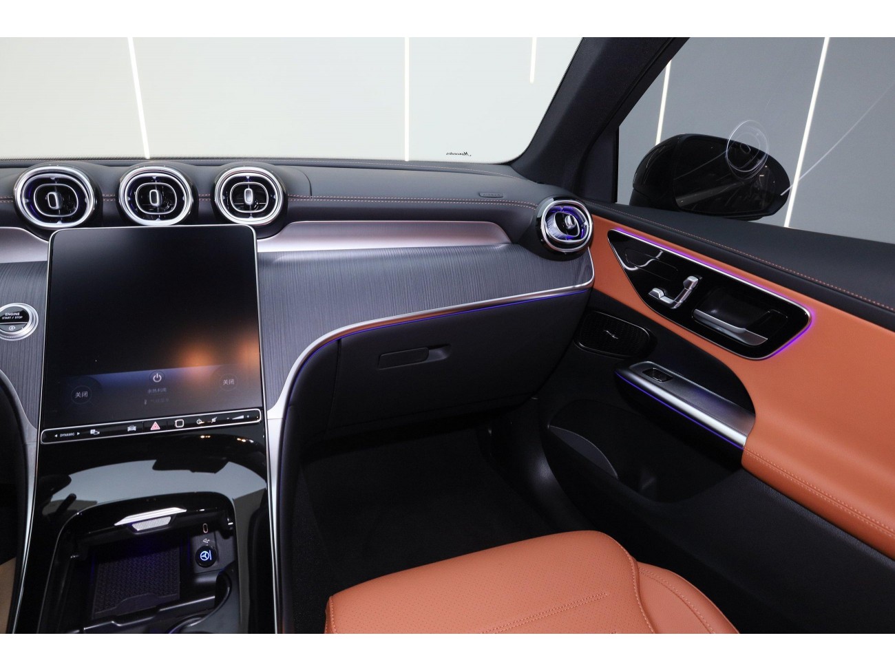 Mercedes-Benz GLC 260 L 2025