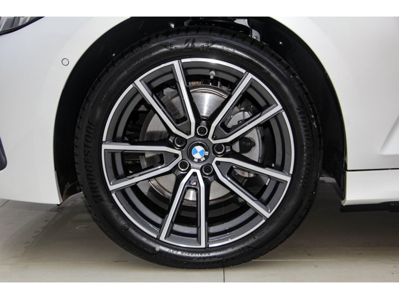 BMW 325Li 2025