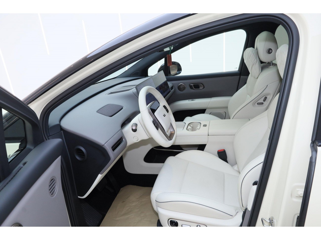 Li Auto i6 2025