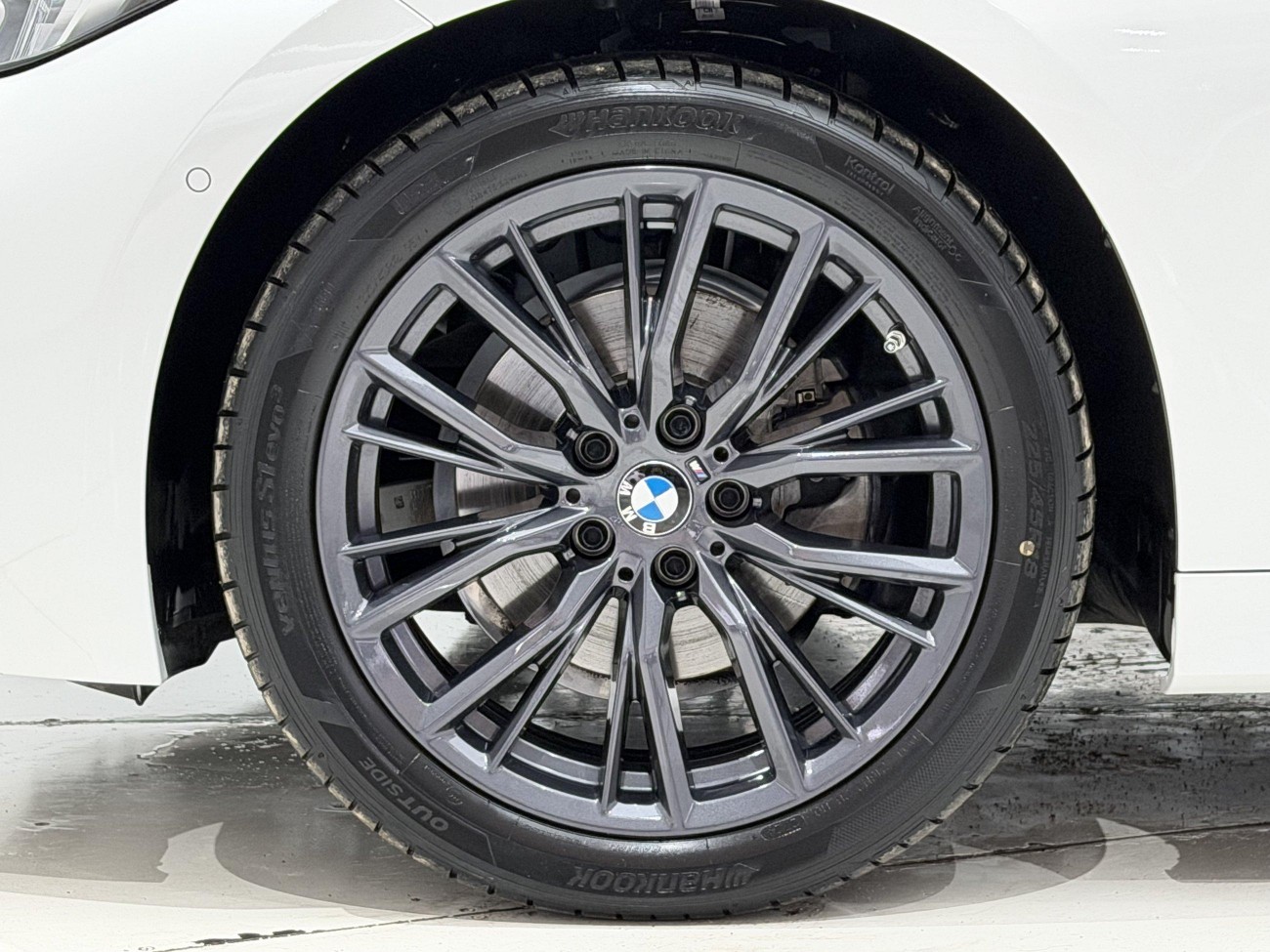 BMW 325Li 2024
