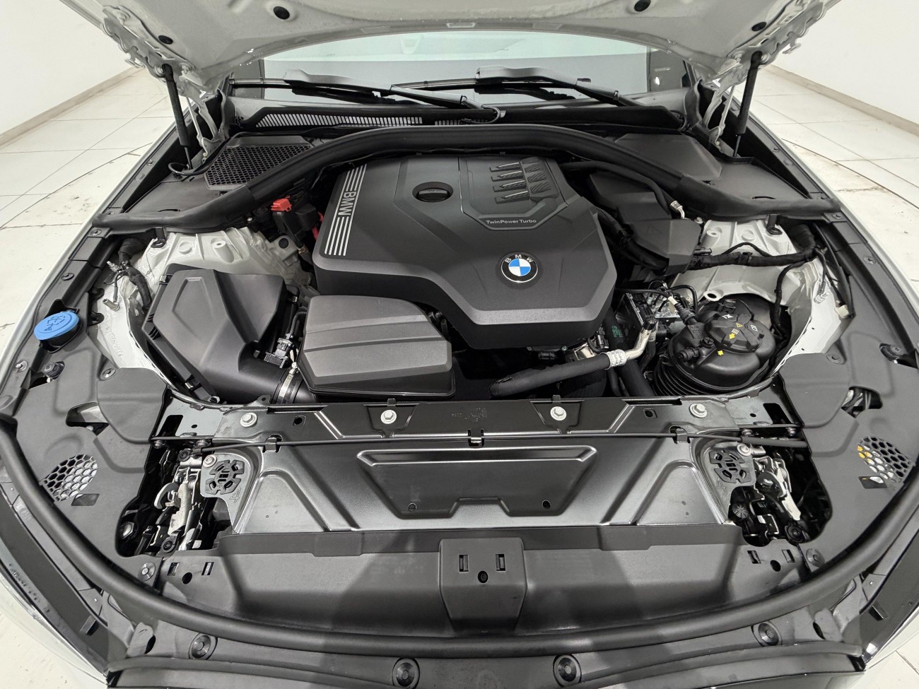 BMW 325Li 2024