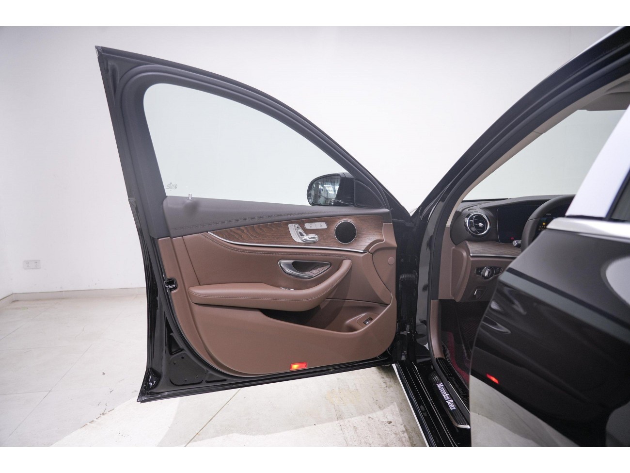 Mercedes-Benz E 300 L 2023