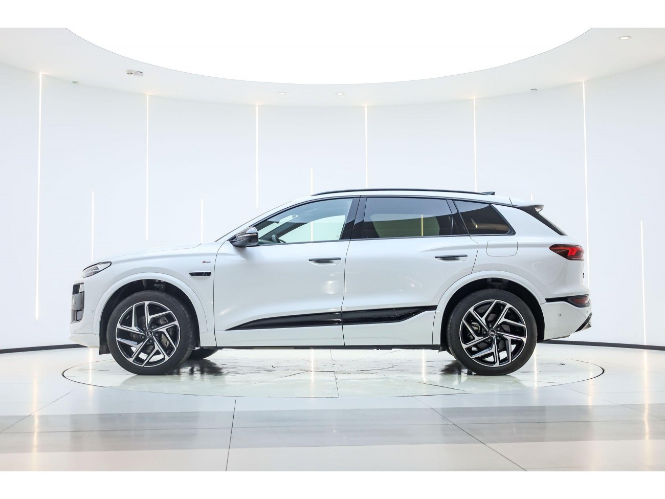 Audi e-tron 2025