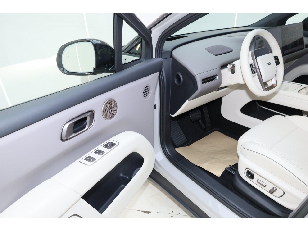 Li Auto i6 2025