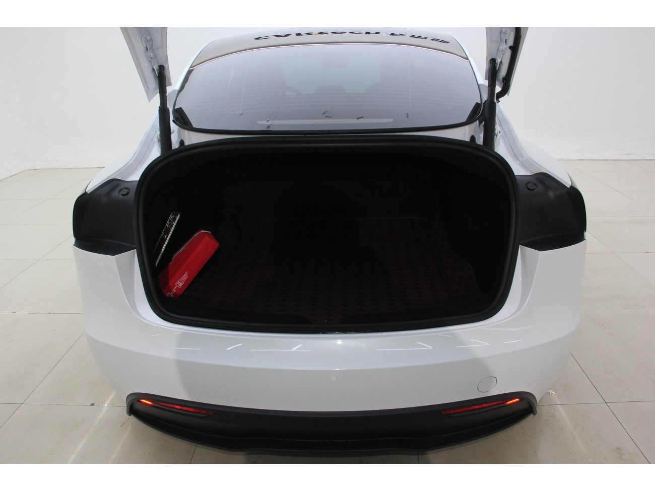 Tesla Model 3 2025
