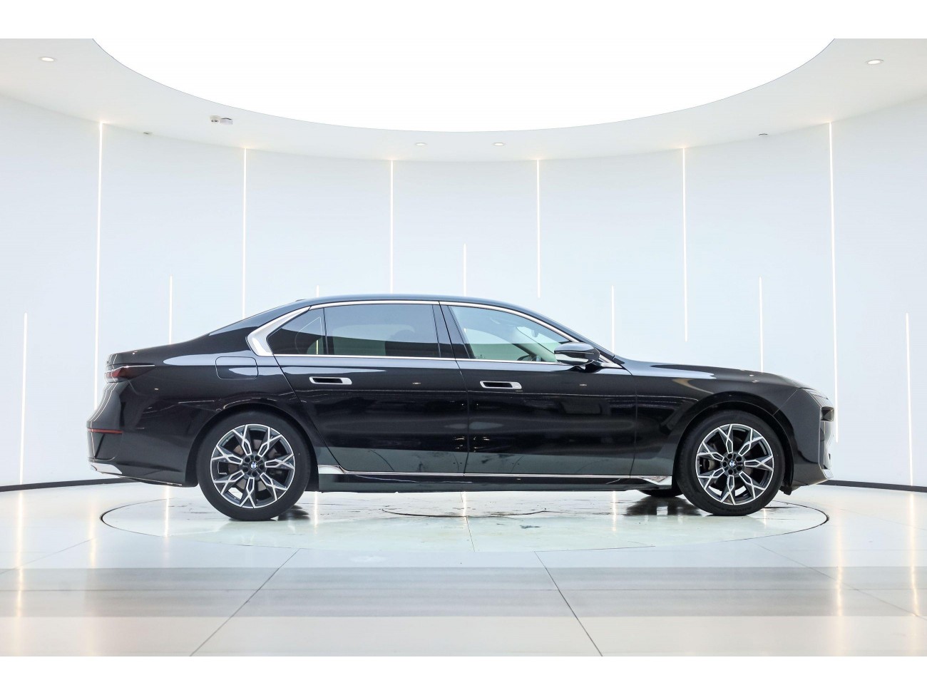 BMW 735Li 2024