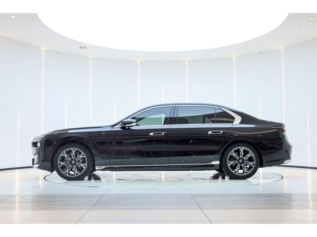 BMW 735Li 2024