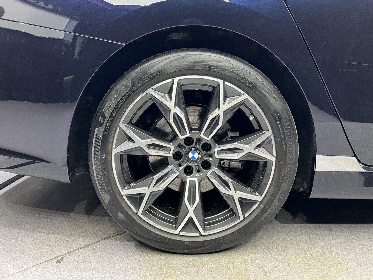BMW 735Li 2024
