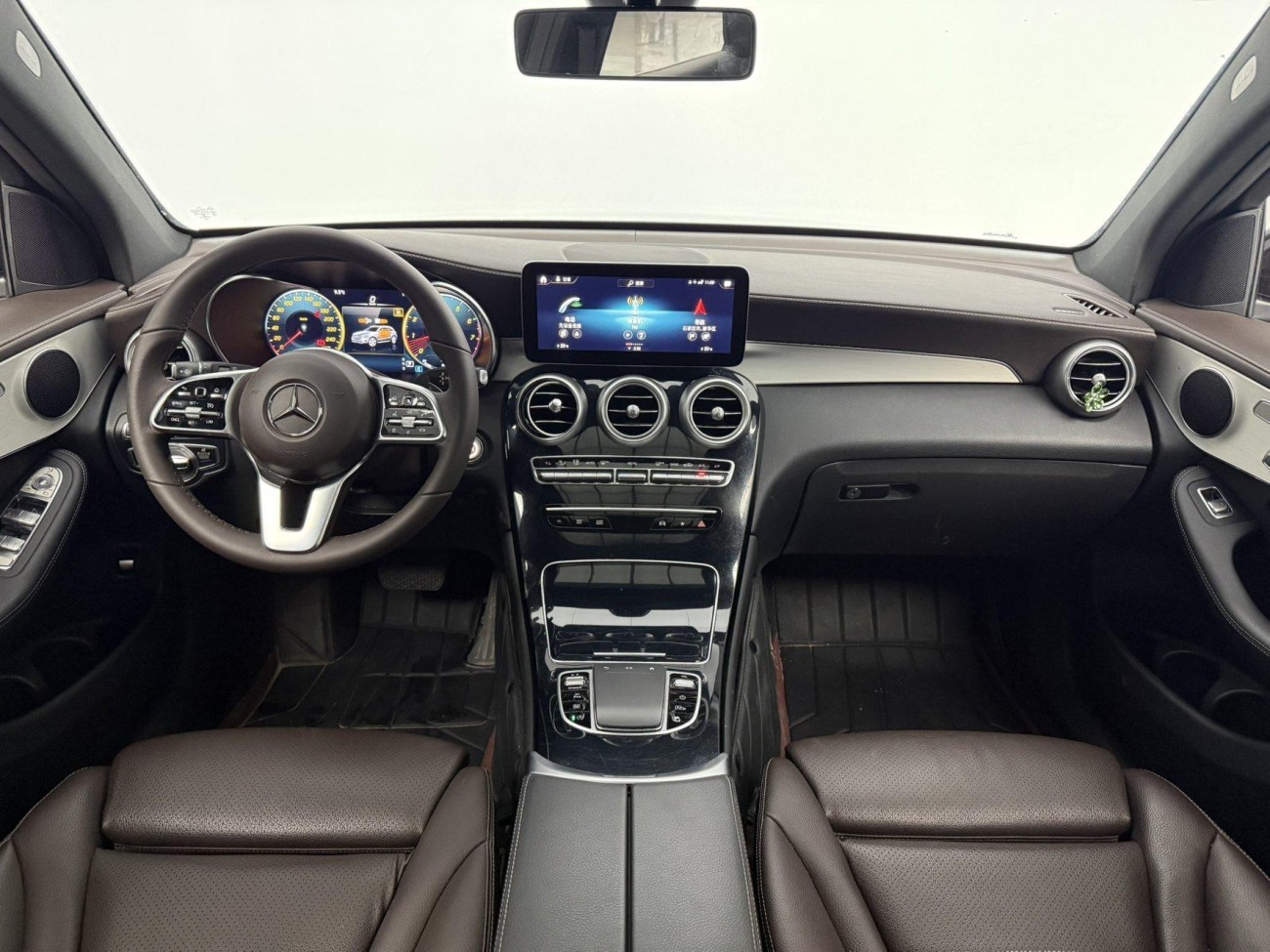 Mercedes-Benz GLC 260 L 2022