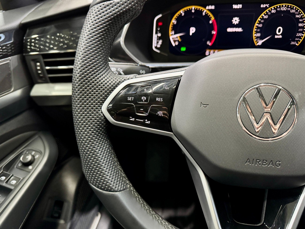 Volkswagen Passat 2024