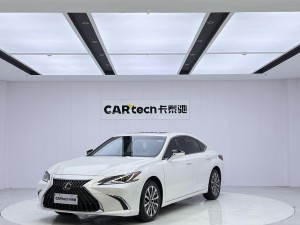 Lexus ES 200 2024