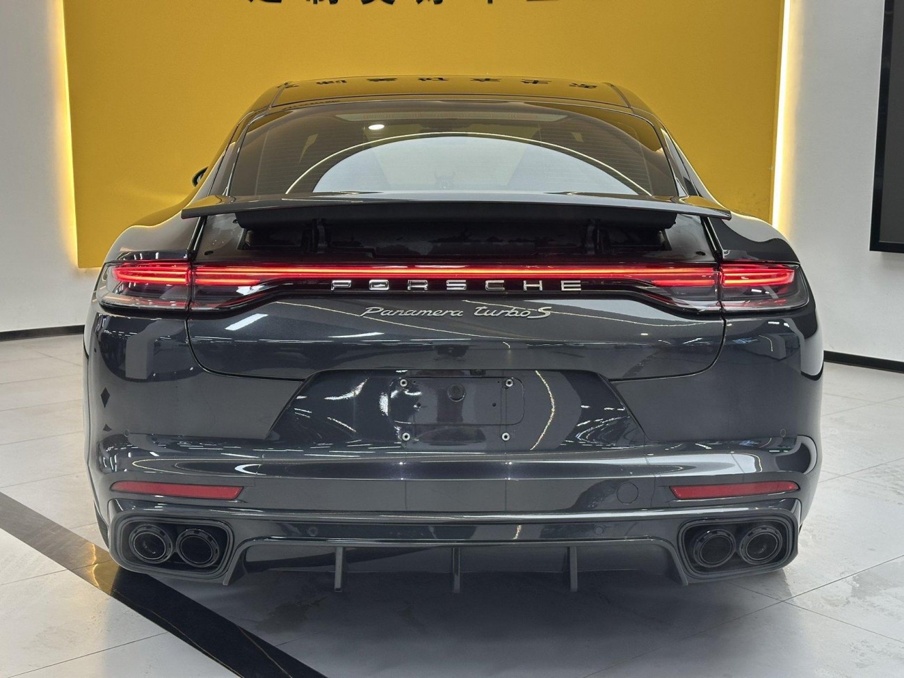 Porsche Panamera 2022