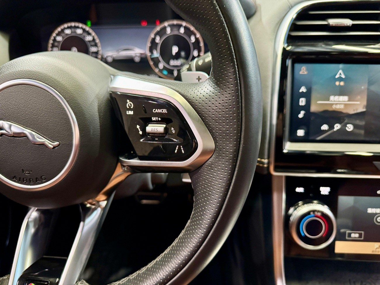 Jaguar XEL 2023