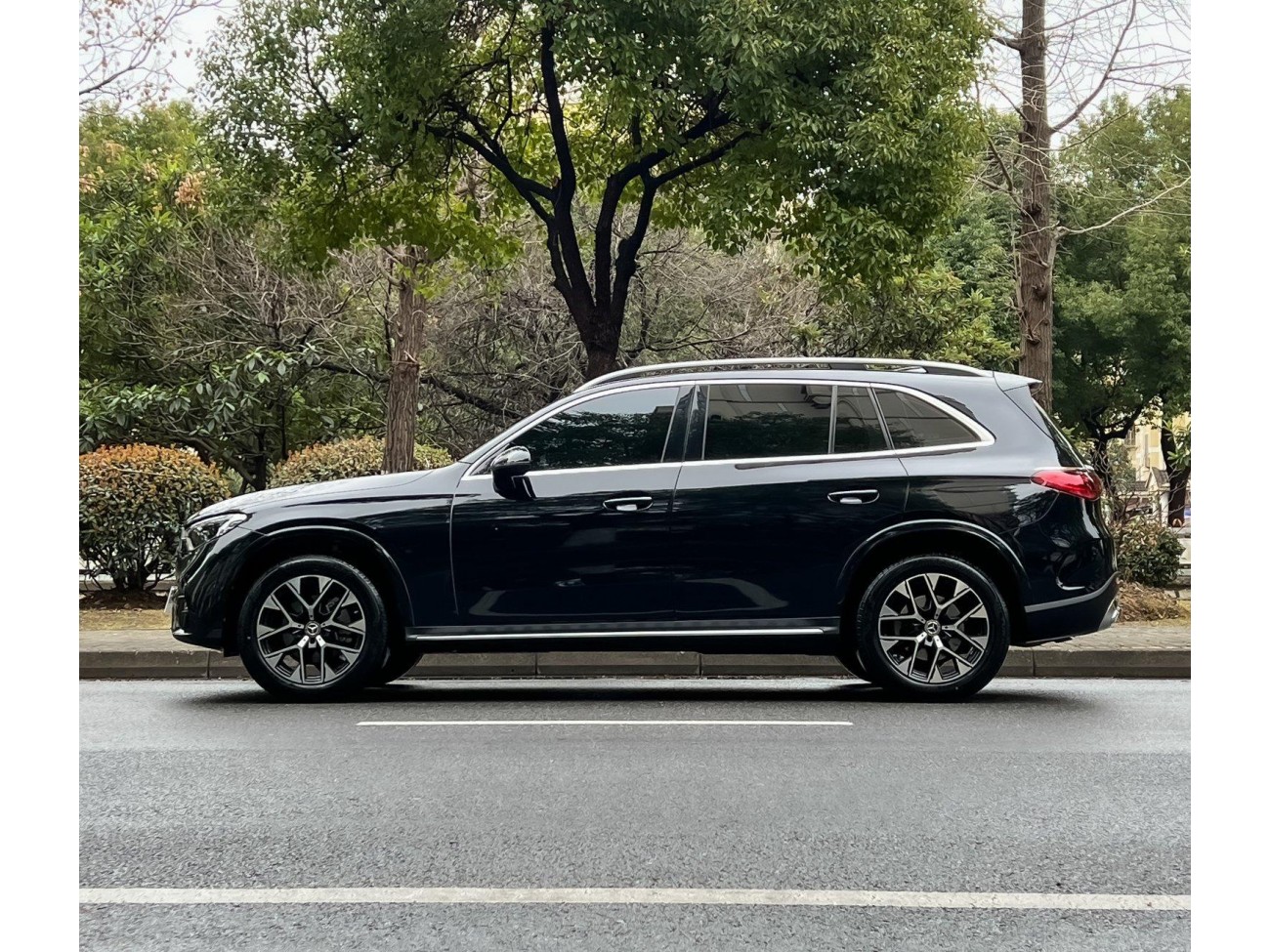 Mercedes-Benz GLC 260 L 2025