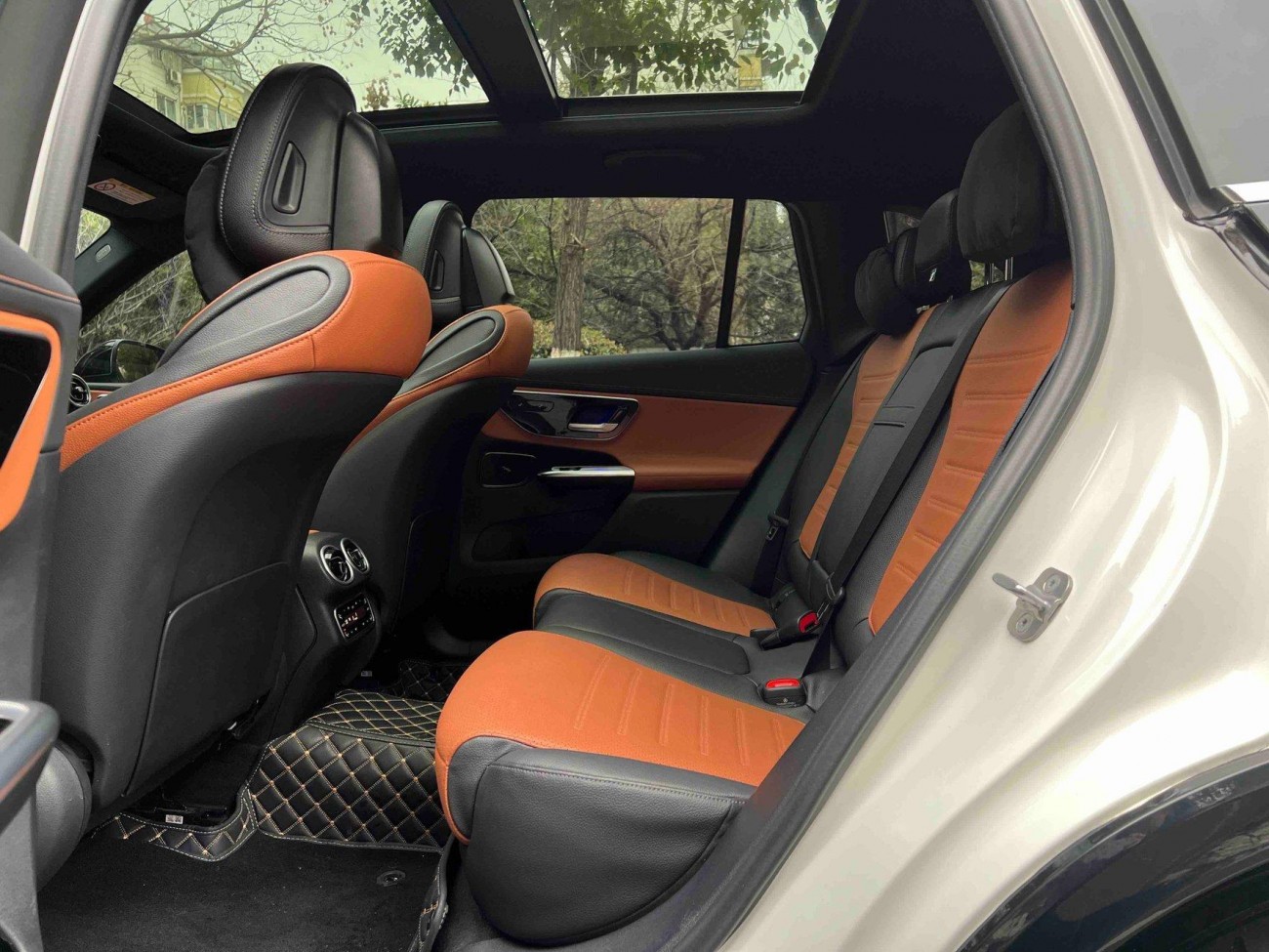 Mercedes-Benz GLC 260 L 2025