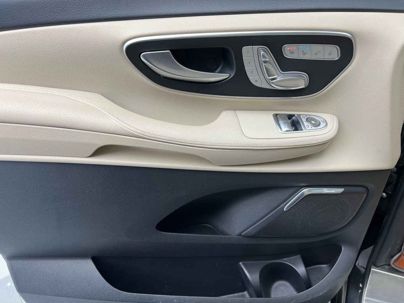 Mercedes-Benz V 2022