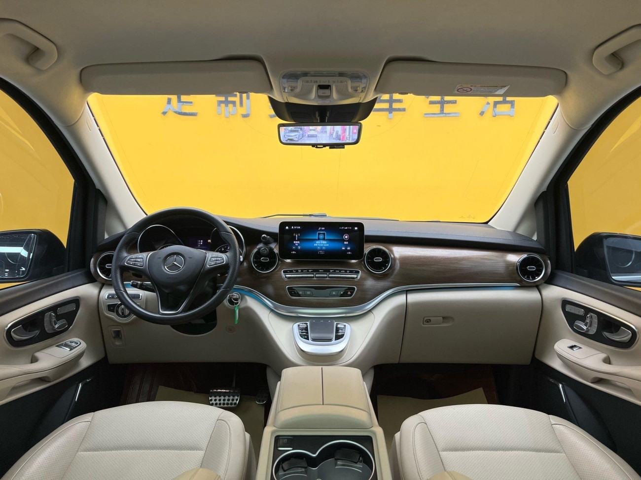 Mercedes-Benz V 2022