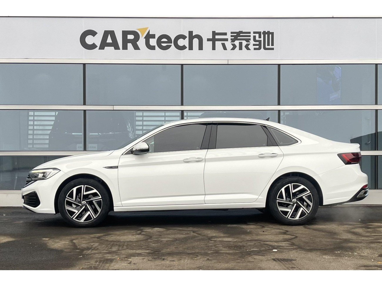 Volkswagen Sagitar 2024