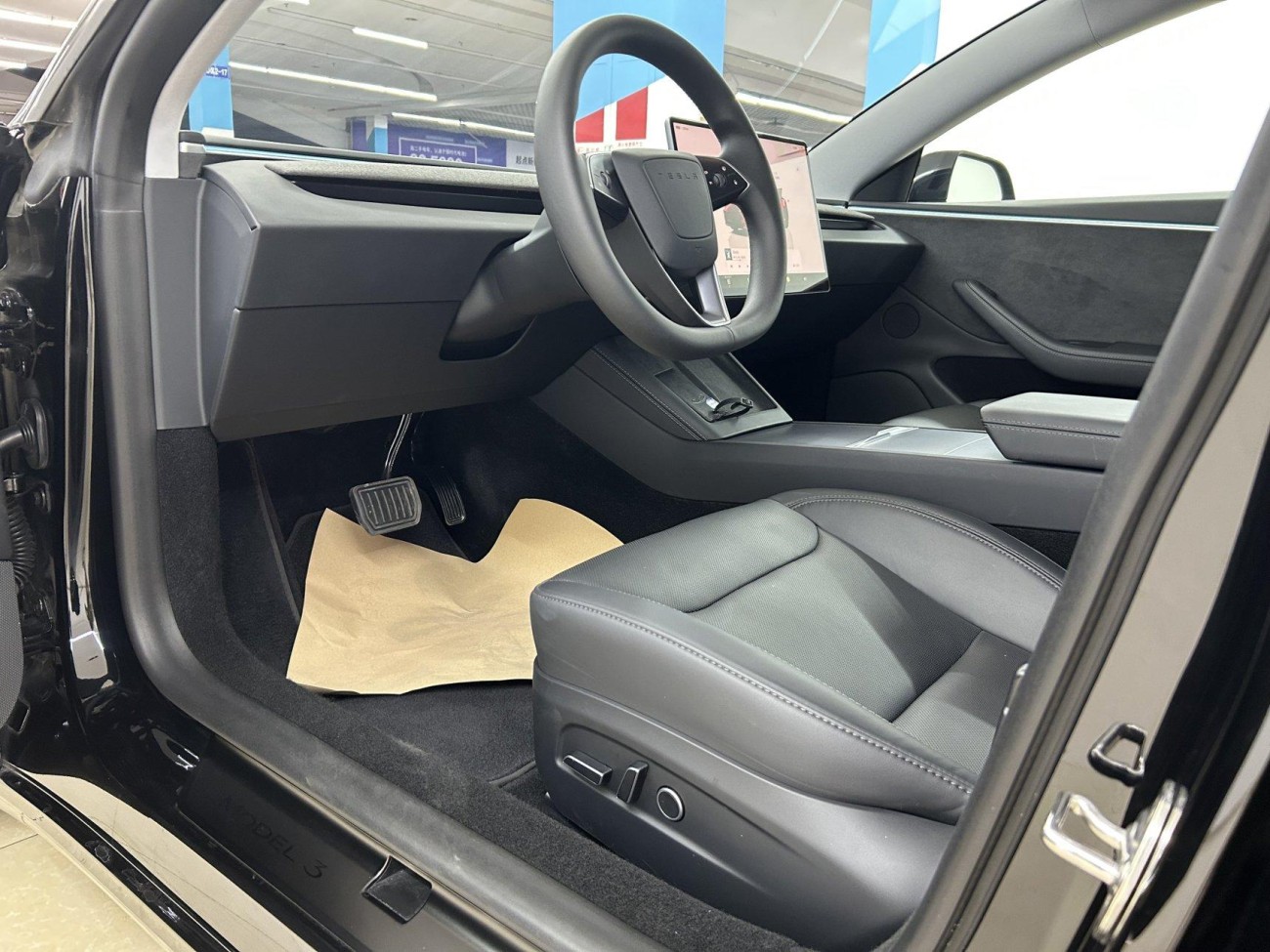 Tesla Model 3 2024