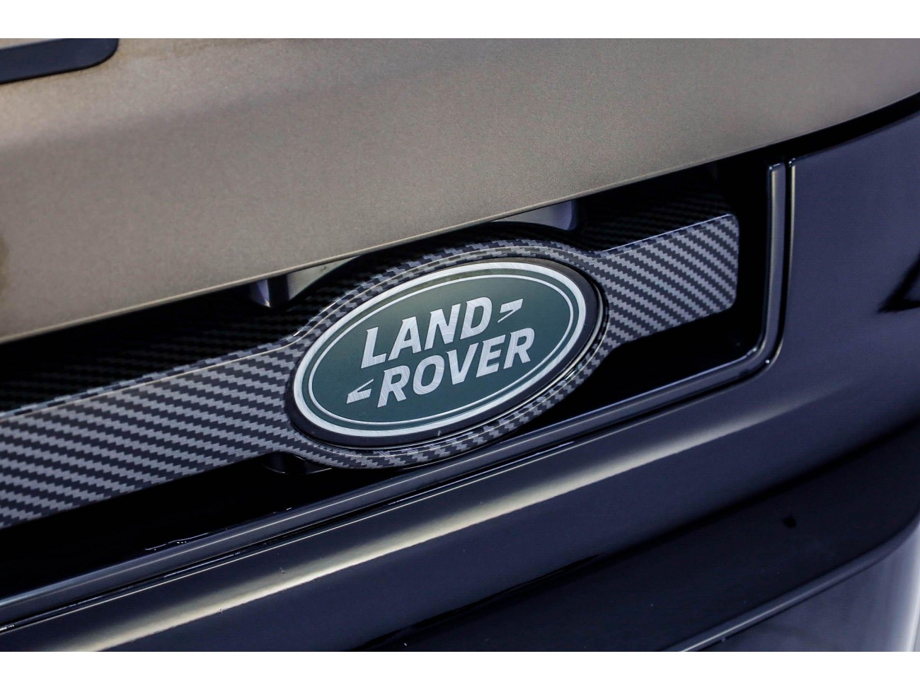Land Rover Defender 2023