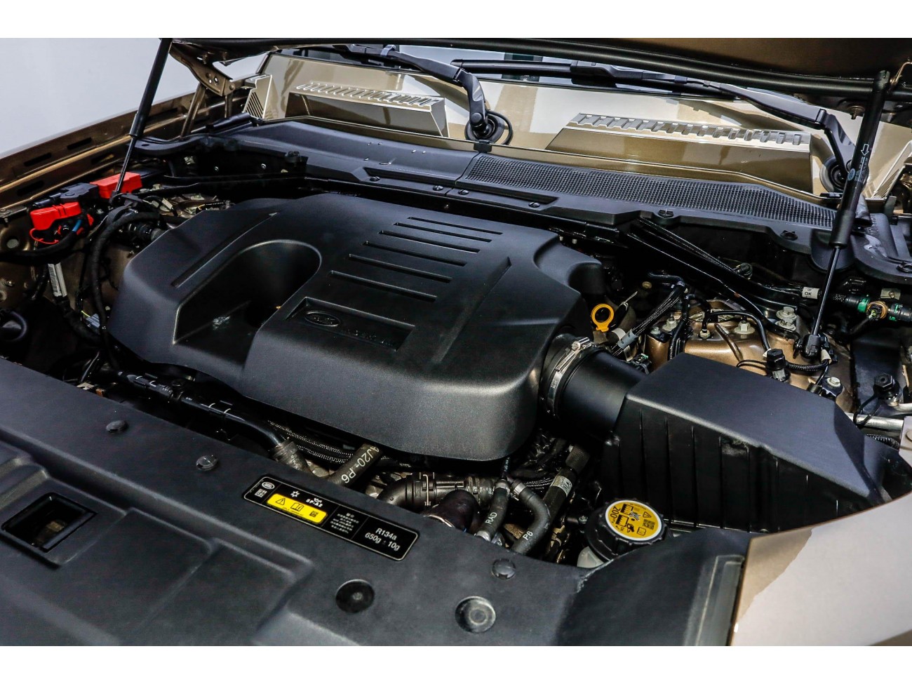Land Rover Defender 2023