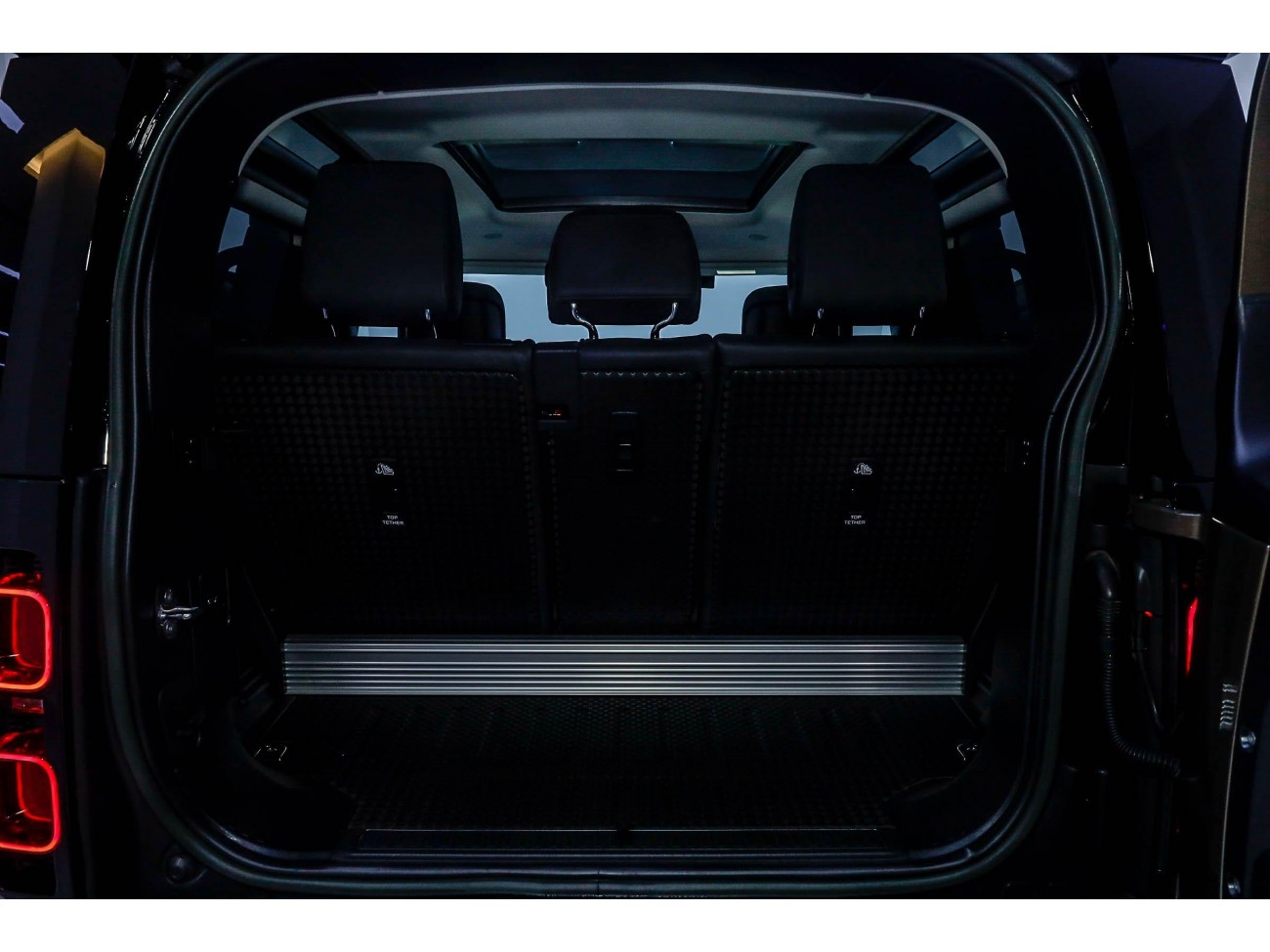 Land Rover Defender 2023