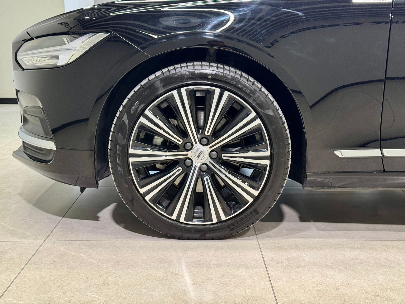 Volvo S90 2025