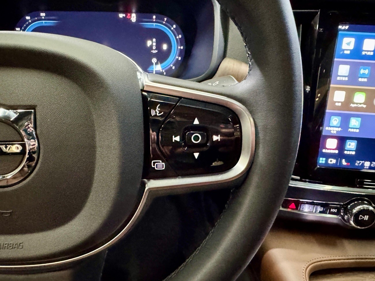 Volvo S90 2025