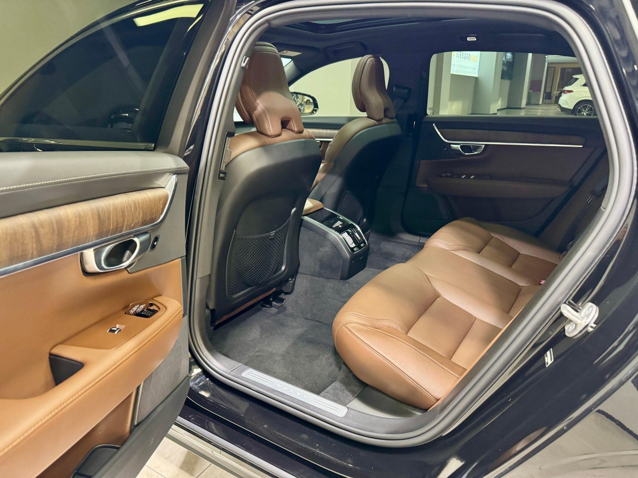 Volvo S90 2025