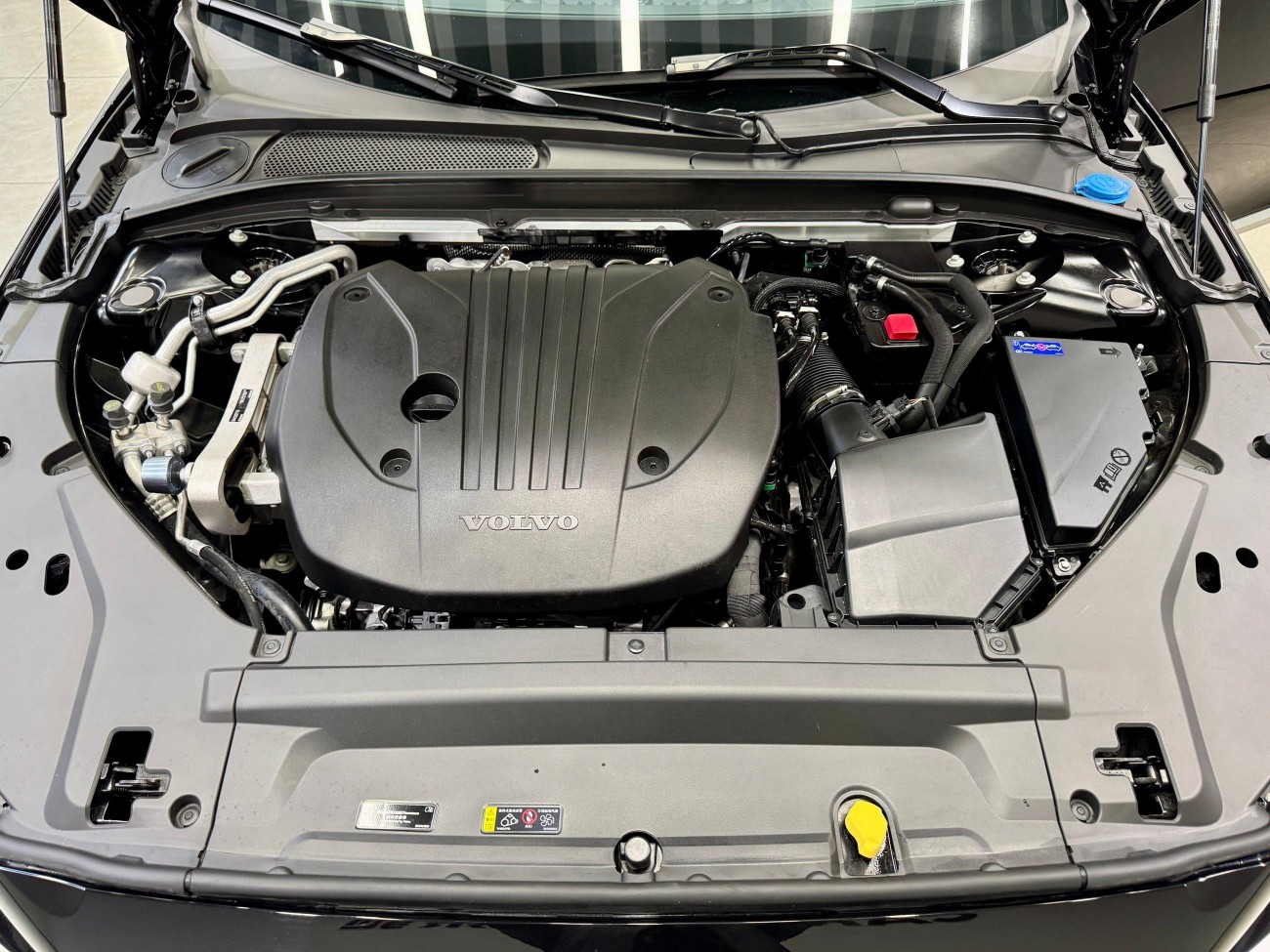 Volvo S90 2025