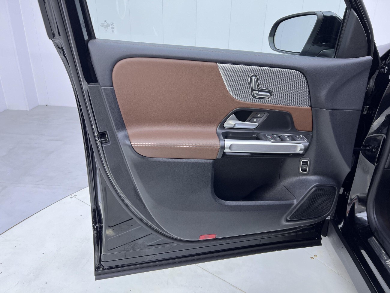 Mercedes-Benz GLB 2024