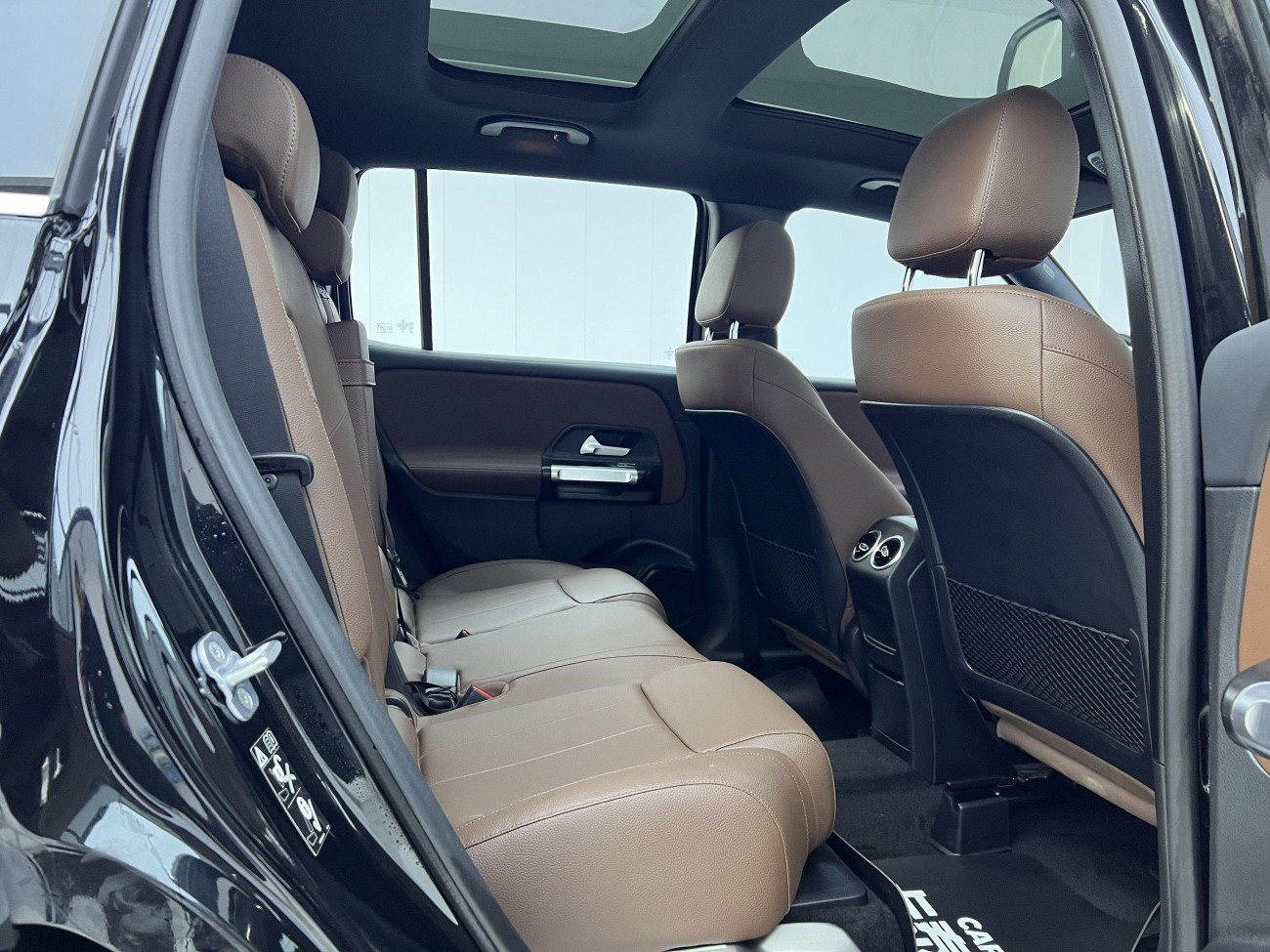 Mercedes-Benz GLB 2024