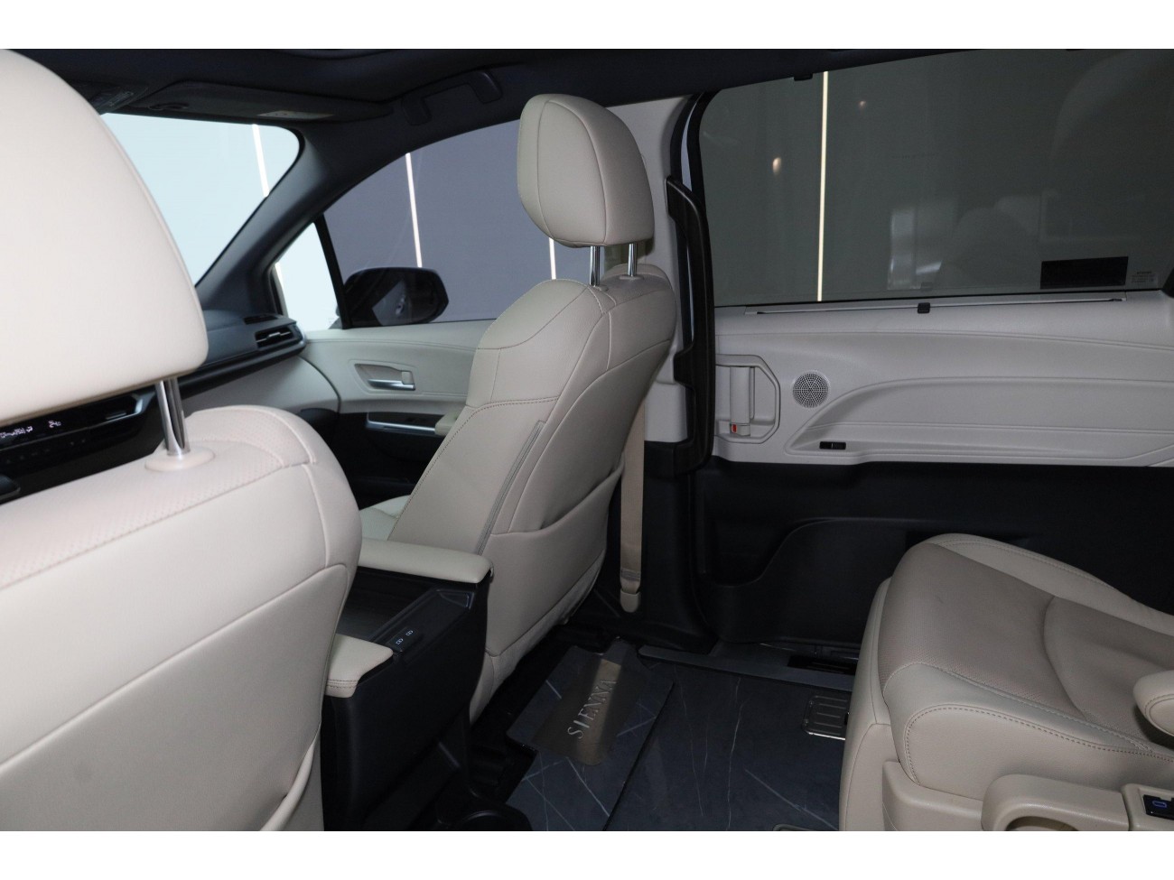 Toyota Sienna 2023