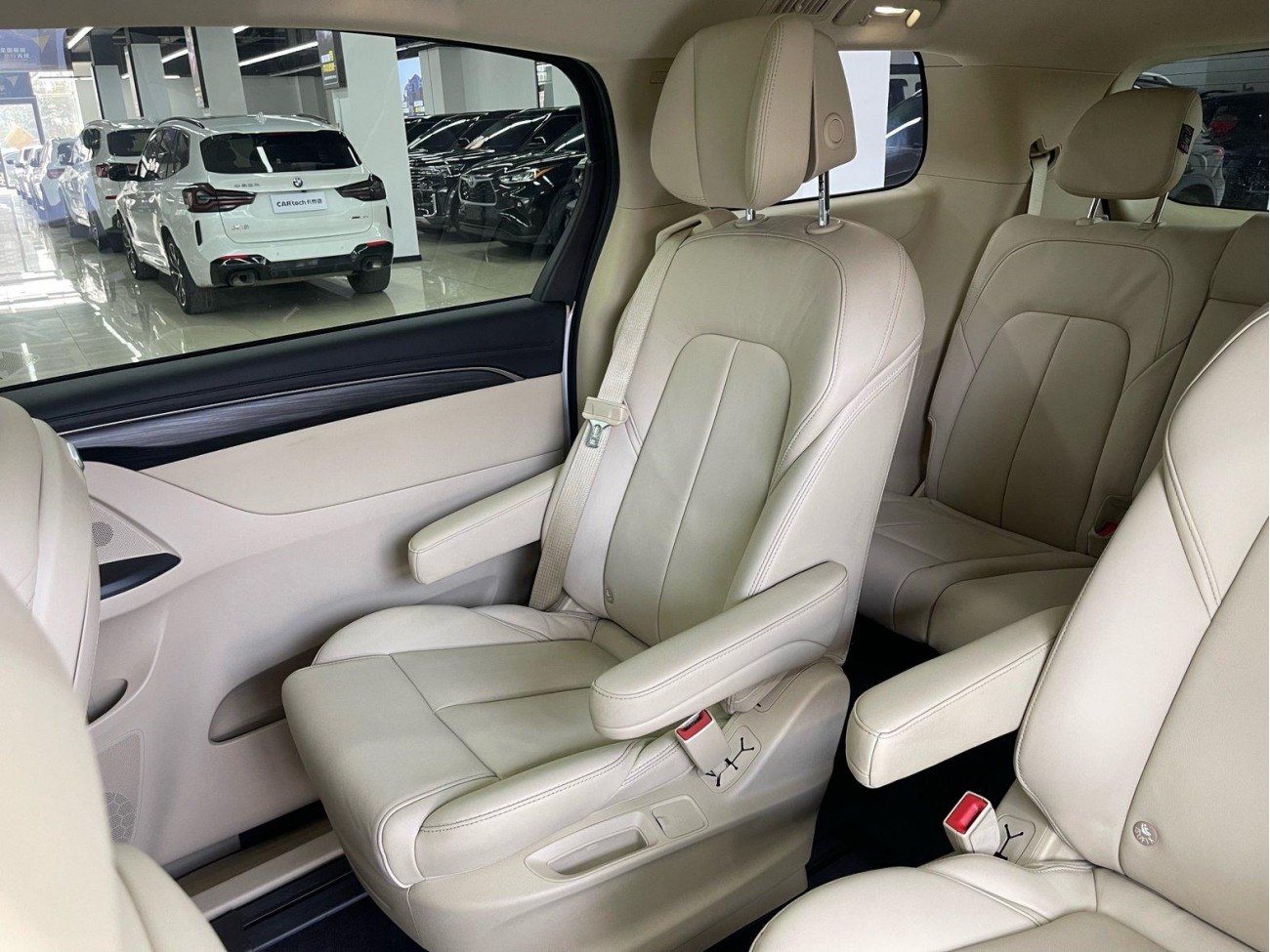 Buick GL8 2023