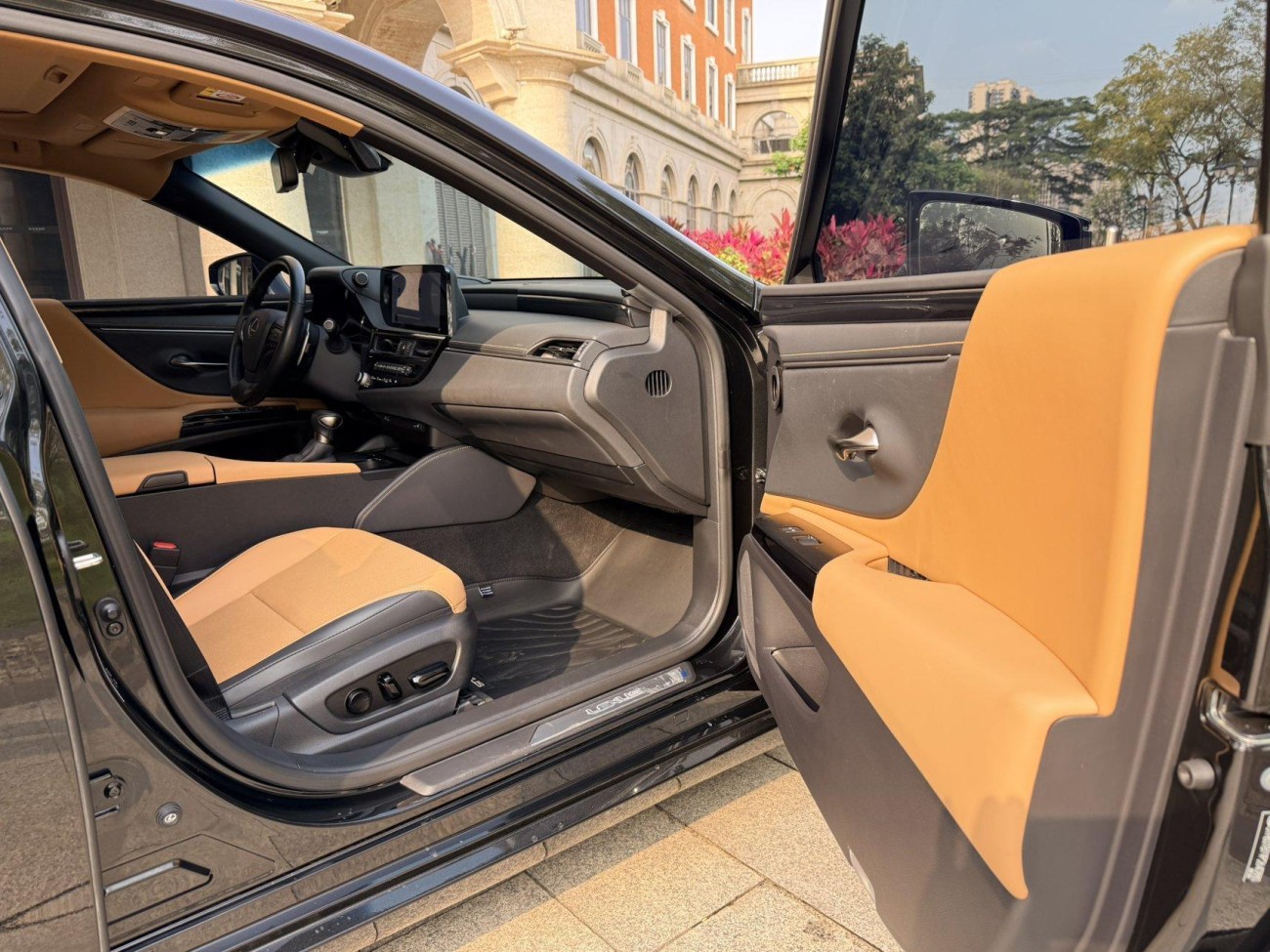 Lexus ES 200 2024