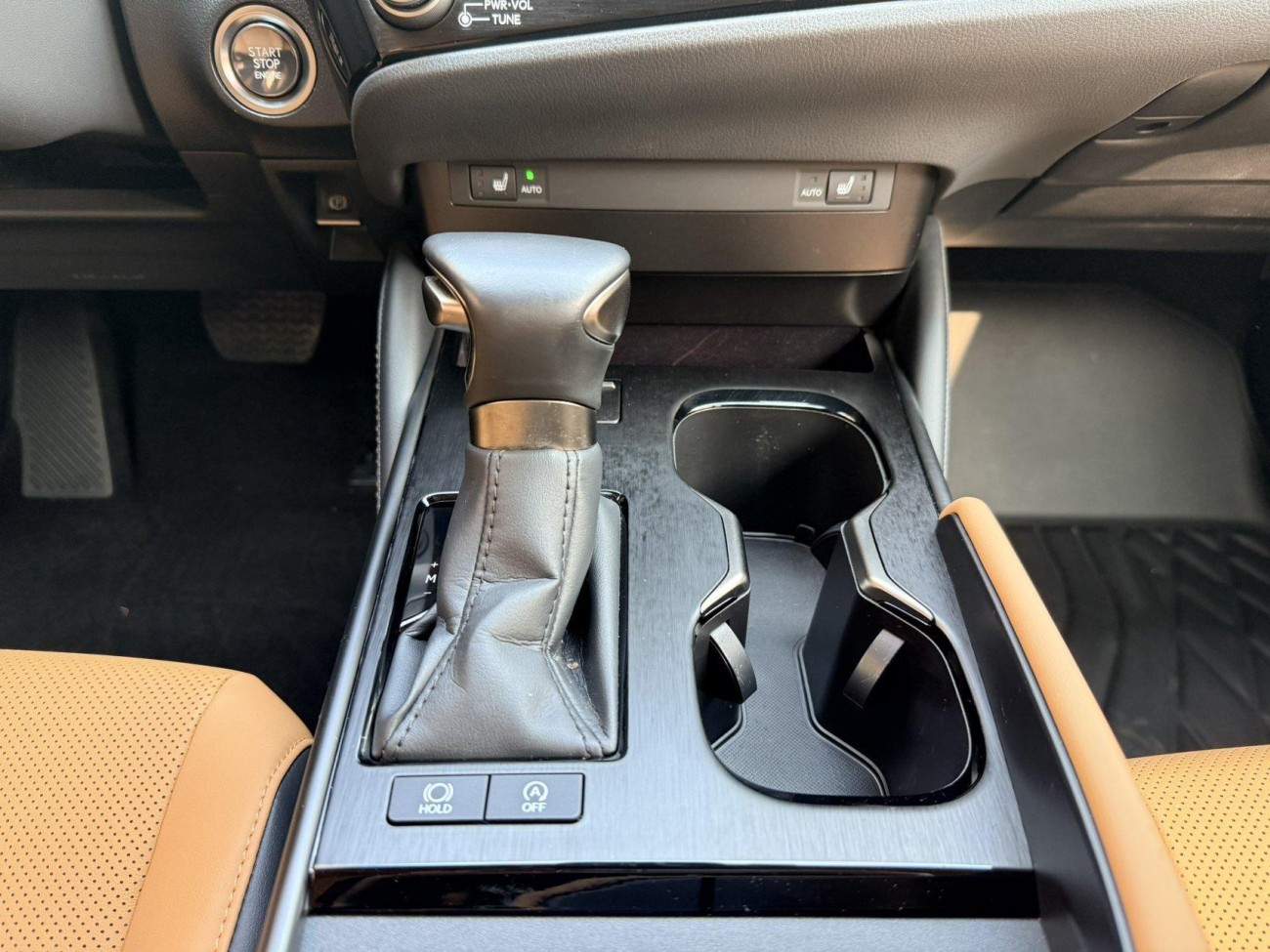 Lexus ES 200 2024