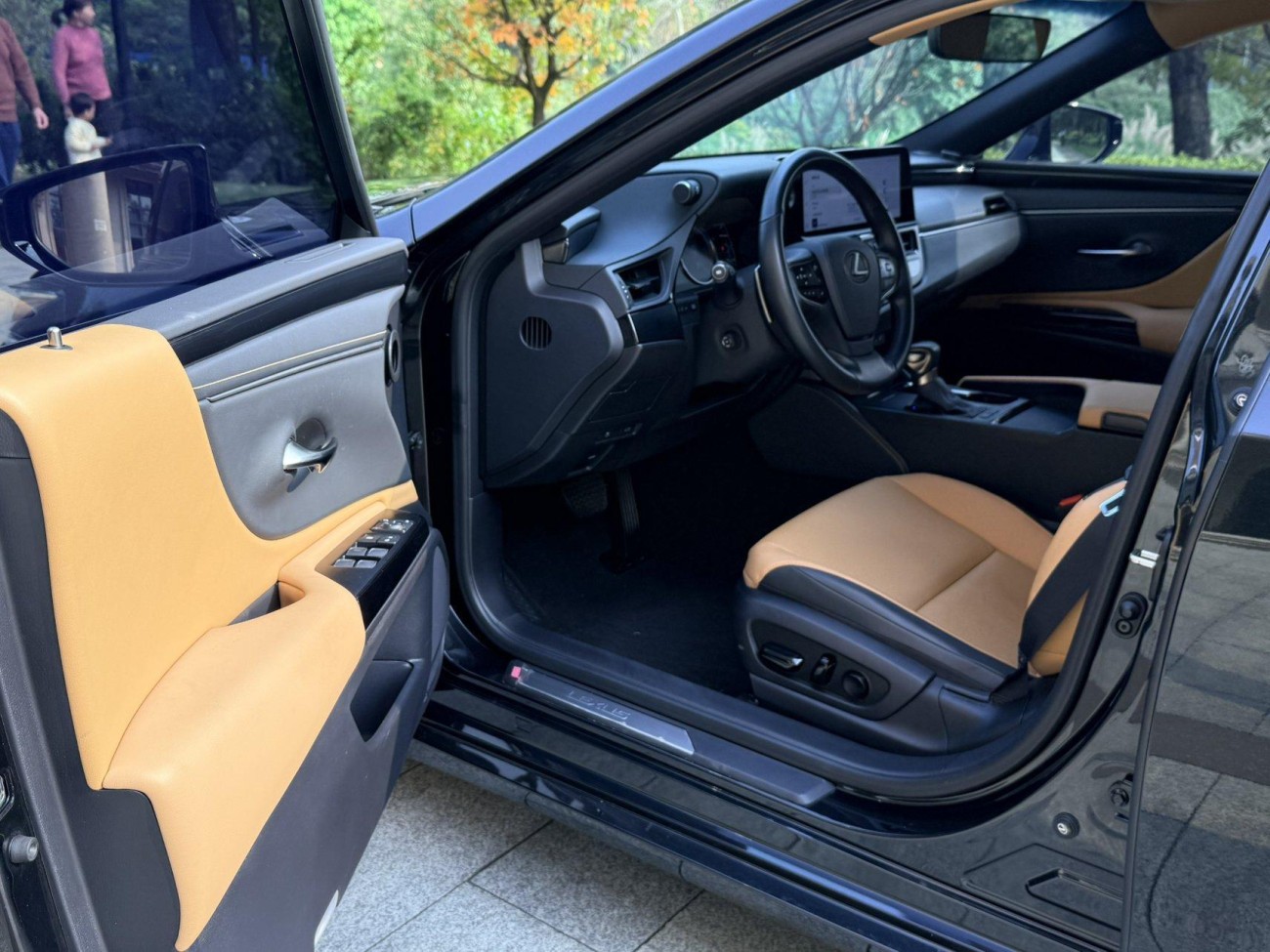 Lexus ES 200 2024