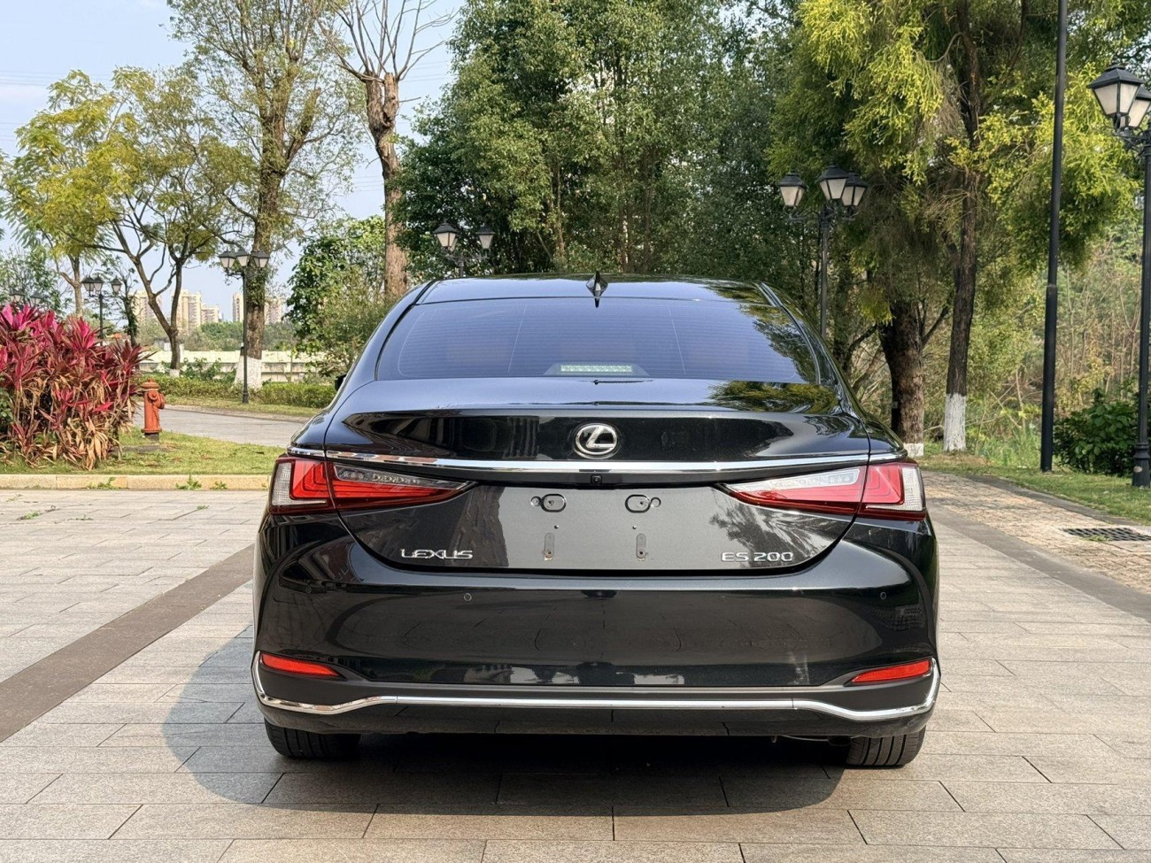 Lexus ES 200 2024
