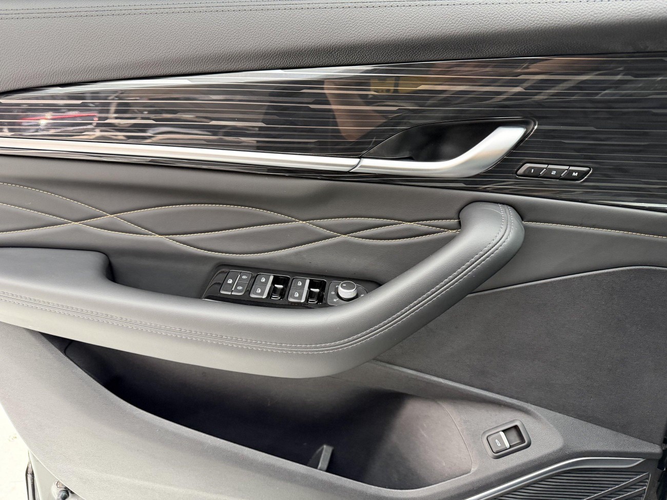 Geely Xingyue L 2025