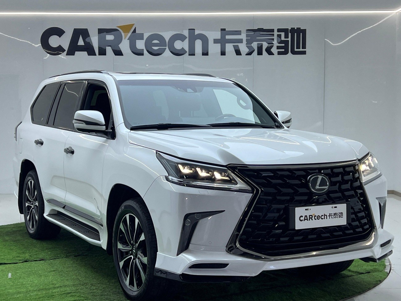 Lexus LX 570 2022