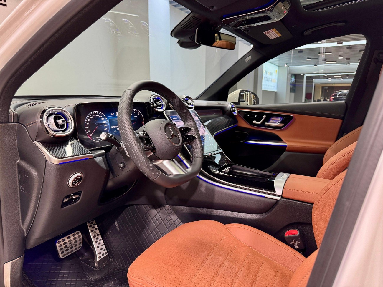 Mercedes-Benz GLC 260 L 2025