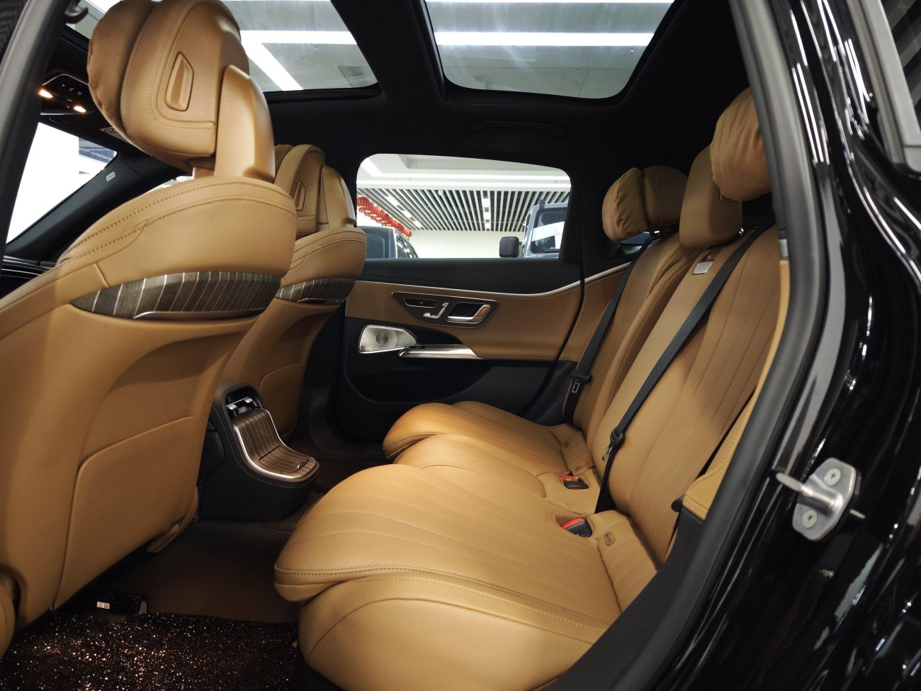 Mercedes-Benz E 300 L 2025
