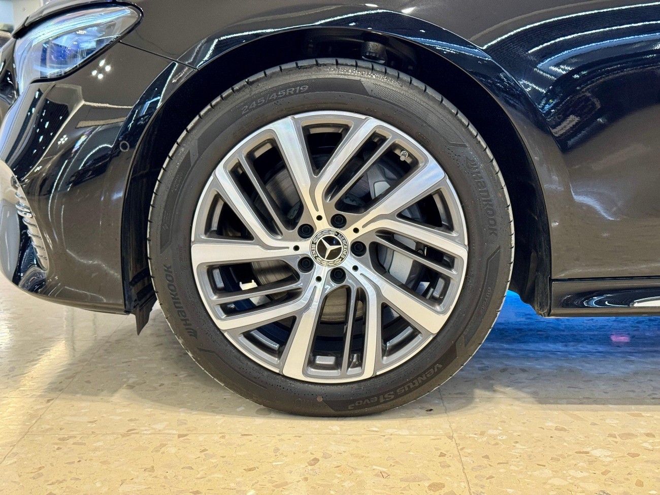 Mercedes-Benz E 300 L 2026