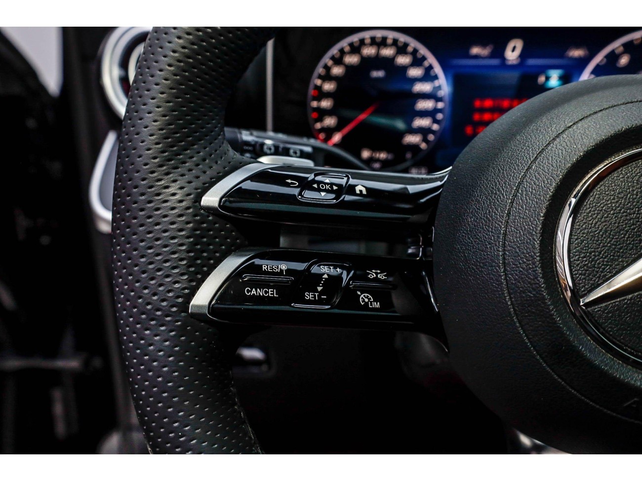 Mercedes-Benz GLC 260 L 2025
