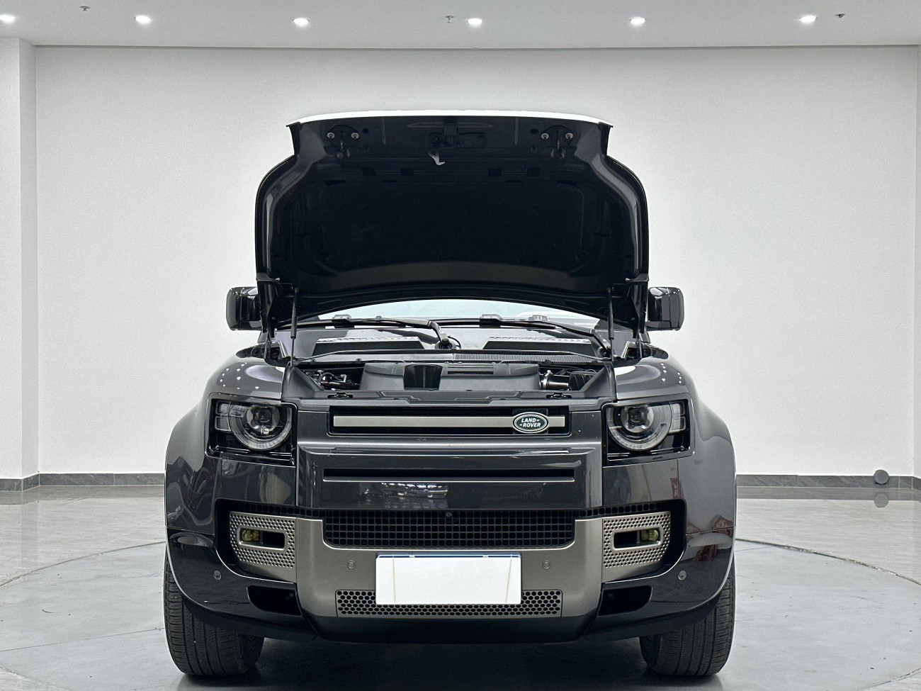 Land Rover Defender 2024