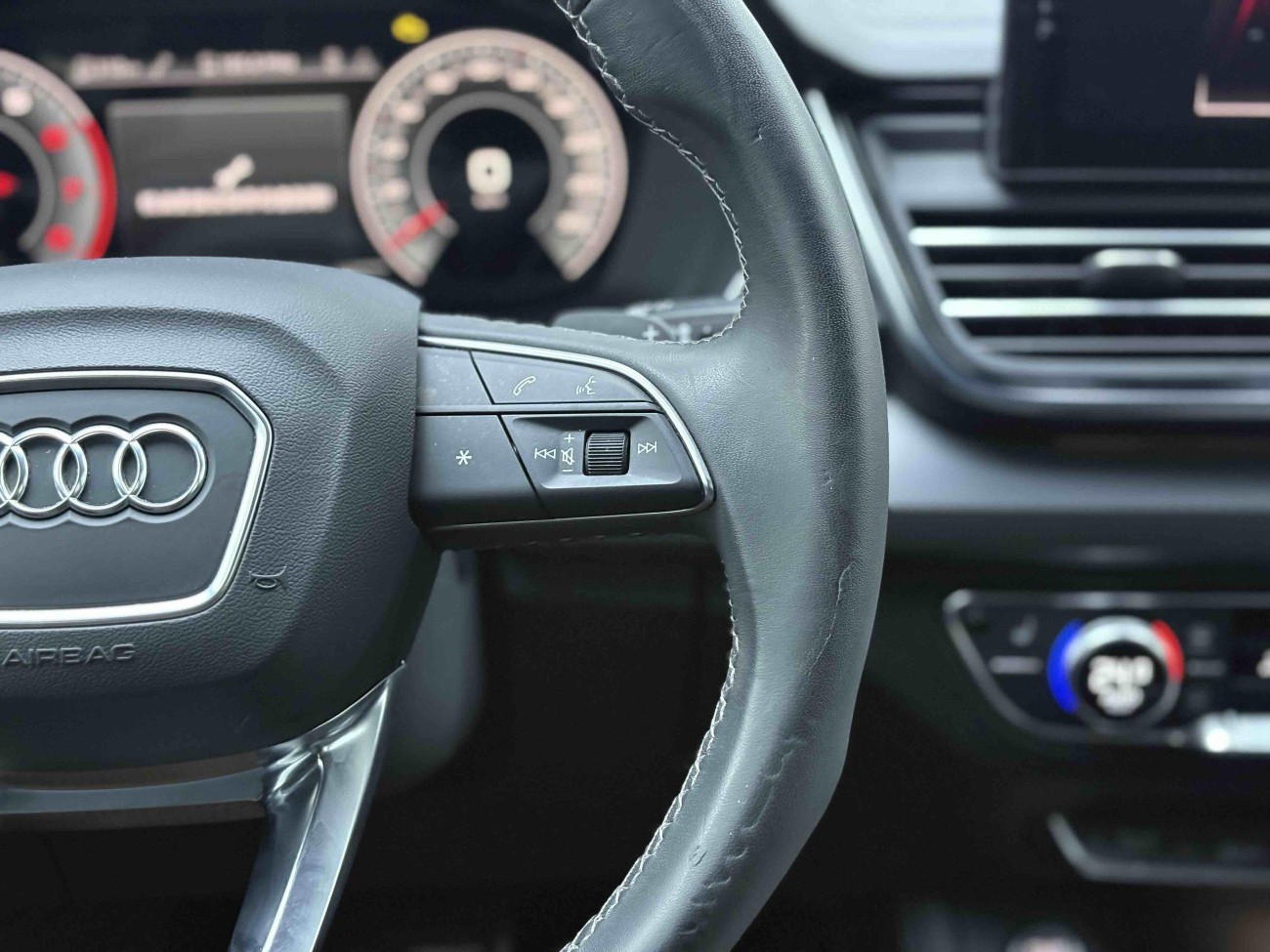Audi Q5L 40 TFSI 2024