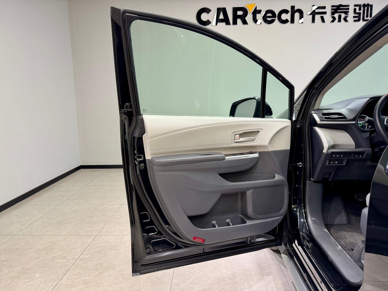 Toyota Granvia 2024