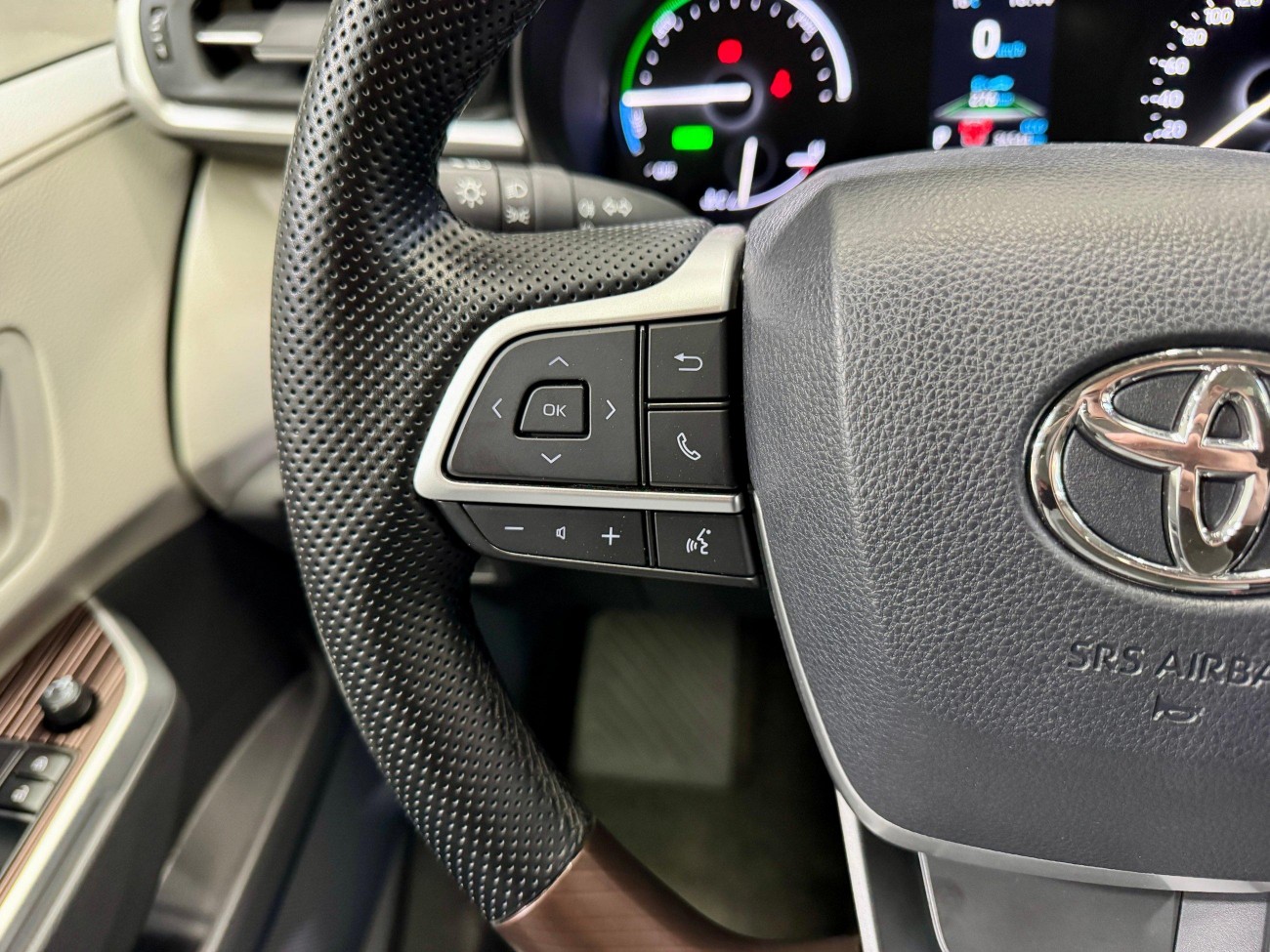 Toyota Granvia 2024