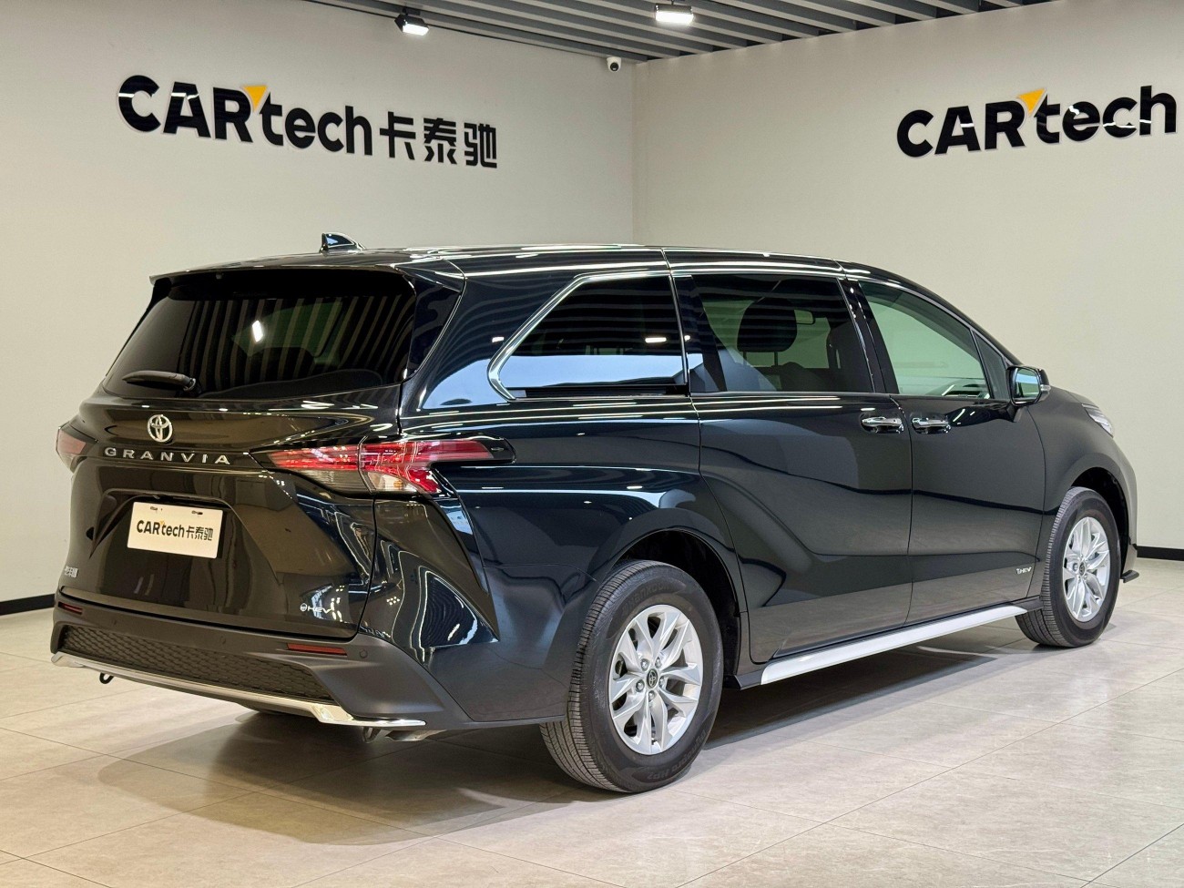 Toyota Granvia 2024