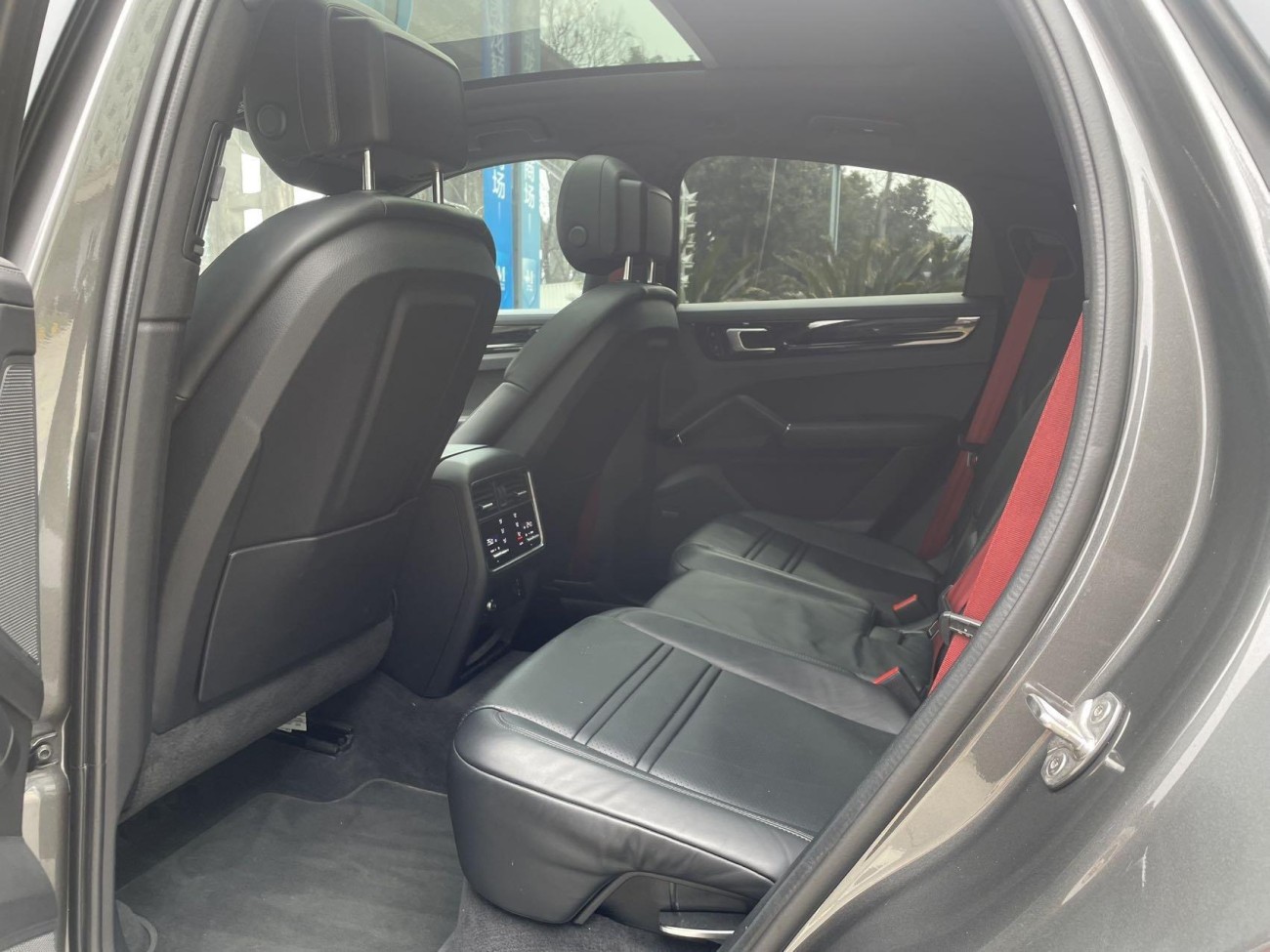 Porsche Cayenne 2021
